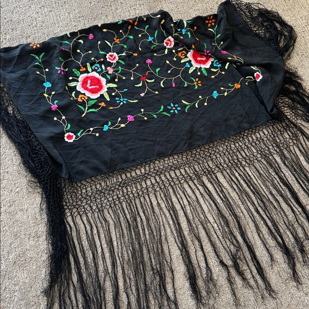 Vintage Artesania Reyes Madrid Black Floral Embroidered Silk Shawl with Fringe - Picture 4 of 8